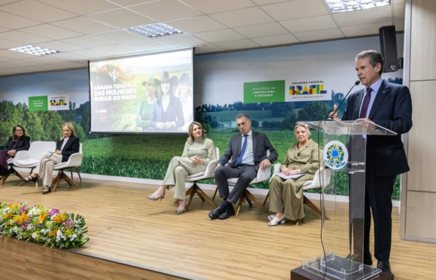 Ministério da Agricultura e Pecuária instala Câmara Temática para ampliar políticas públicas voltadas às mulheres rurais