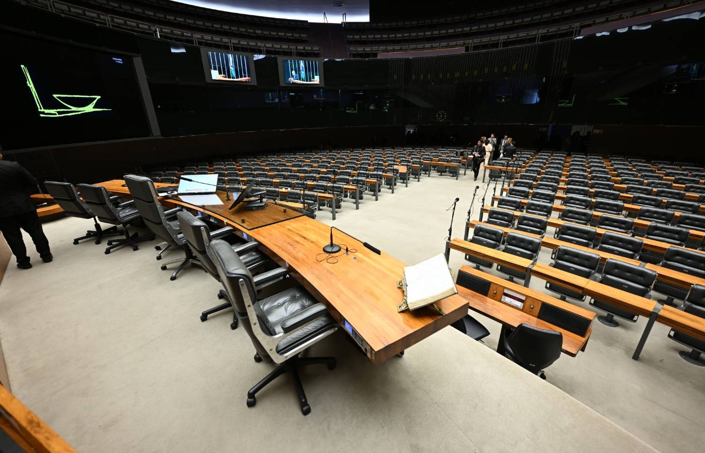 Com “feriado duplo”, Congresso Nacional terá semana esvaziada