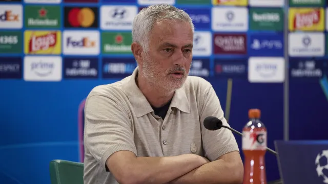 Mourinho se revolta com punição a Vini Jr.: "Sem vergonha"