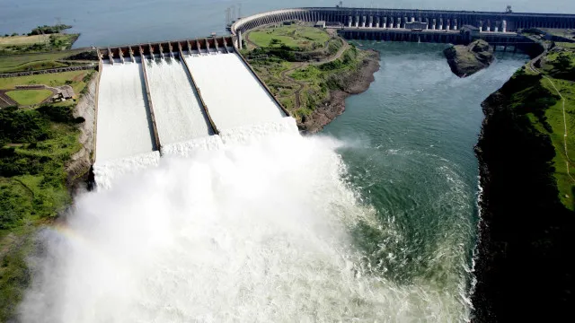 Itaipu alerta para alta do rio Paraná e impacto no lado brasileiro da usina