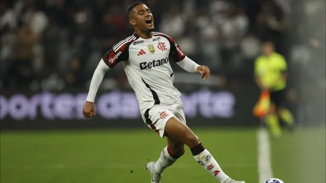 Em amistoso com 1º tempo agitado, Flamengo e River empatam em Portugal