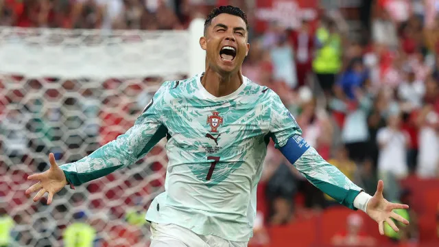Clássico entre Portugal e Espanha agita oitavas da Copa nesta segunda
