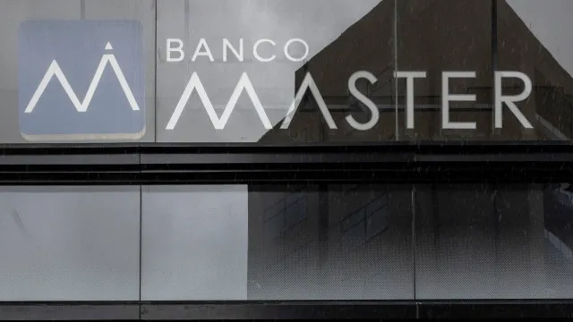 PF encontra comprovante de R$ 7 mi na casa de bicheiro contratado por Vorcaro no RJ