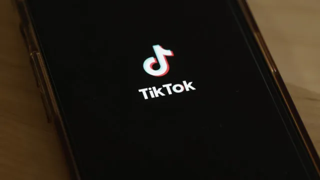 UE aponta possível violação de legislação digital pelo TikTok na proteção de menores
