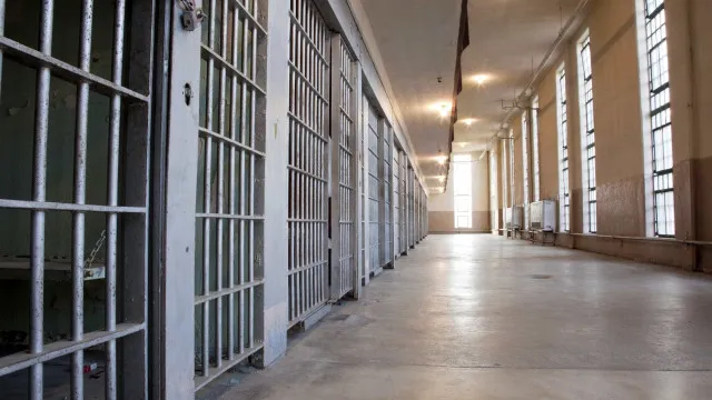 Homem é condenado a 121 anos por abuso sexual das filhas em MG