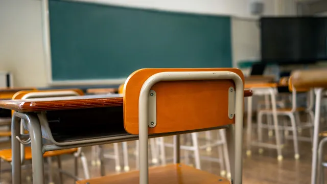 ‘Você não tem escolha’: professor chantageia aluna para obter nudes