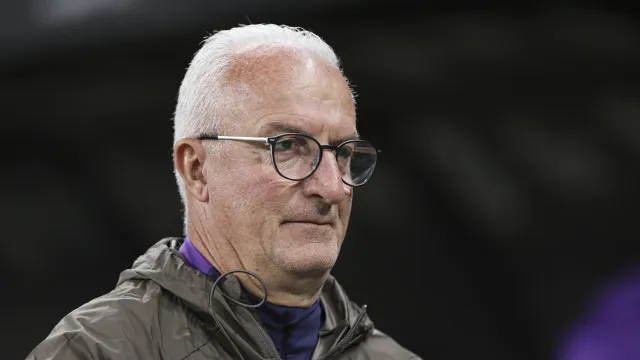 Dorival se desespera com a irregularidade do São Paulo: 'Não dá para aceitar e entender'