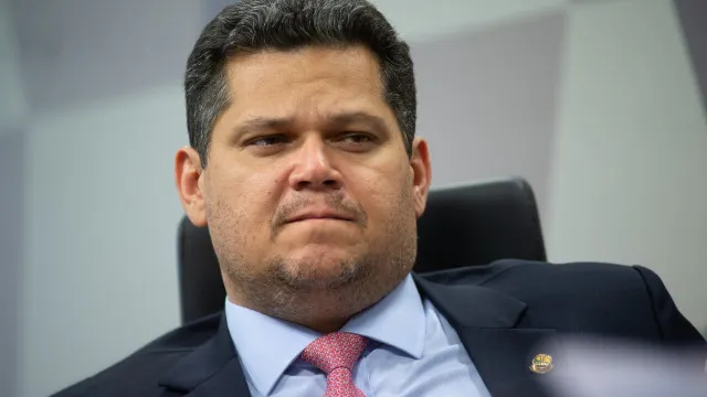Senado aprova pauta-bomba da aposentadoria de agentes de saúde