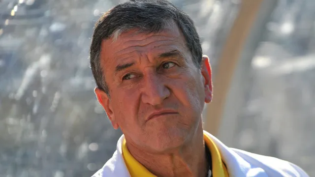 Carlos Alberto Parreira recebe alta após quase três meses internado