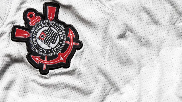 Crise no Corinthians passa por salário atrasado, falhas em campo e cobrança aberta de Memphis