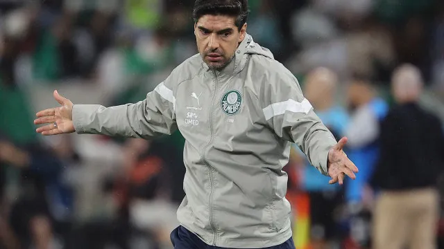 Abel Ferreira sob ataque: "O Palmeiras é muito maior do que você"