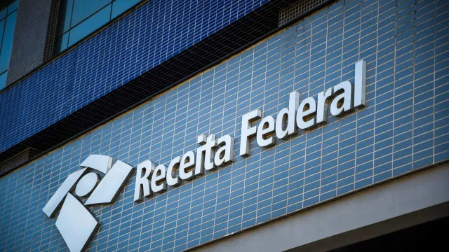 Receita barra R$ 1 bilhão em golpe do salário-maternidade do INSS
