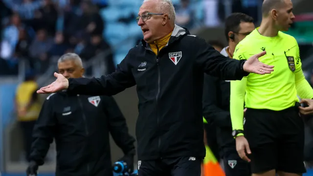 Dorival lamenta revés na Sul-Americana, mas aponta evolução do São Paulo