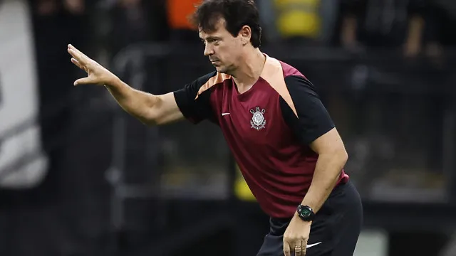 Diniz exalta atuação do Corinthians e fala sobre convocados à seleção: 'Não foi uma surpresa'