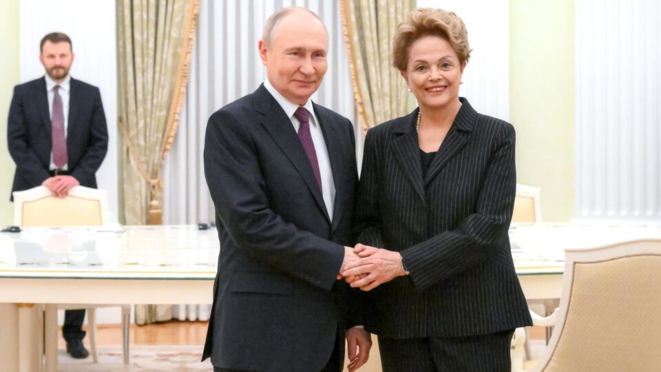 Dilma Rousseff negocia volta de financiamentos do Banco dos Brics para a Rússia