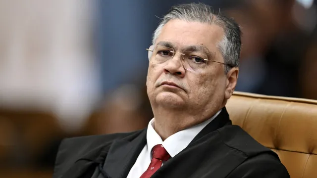 Dino manda Polícia Federal investigar atuação da CVM no caso Master