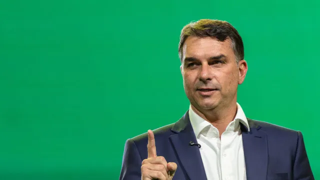 Entidades europeias veem riscos geopolítico, ambiental e comercial se Flávio Bolsonaro vencer