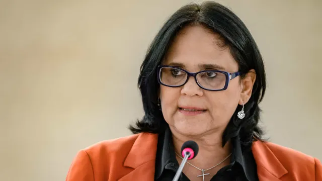 Damares diz que votará pelo fim da escala 6x1, mesmo admitindo que o tema ajuda Lula