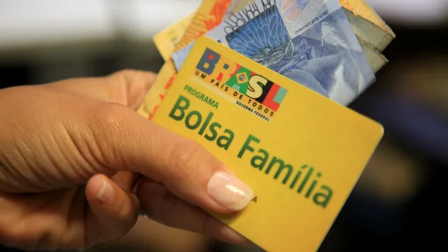 Beneficiários com NIS de final 7 recebem Bolsa Família de setembro