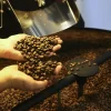 Disparada do preço do café leva brasileiros a reduzir consumo e mudar critério para compra, diz pesquisa